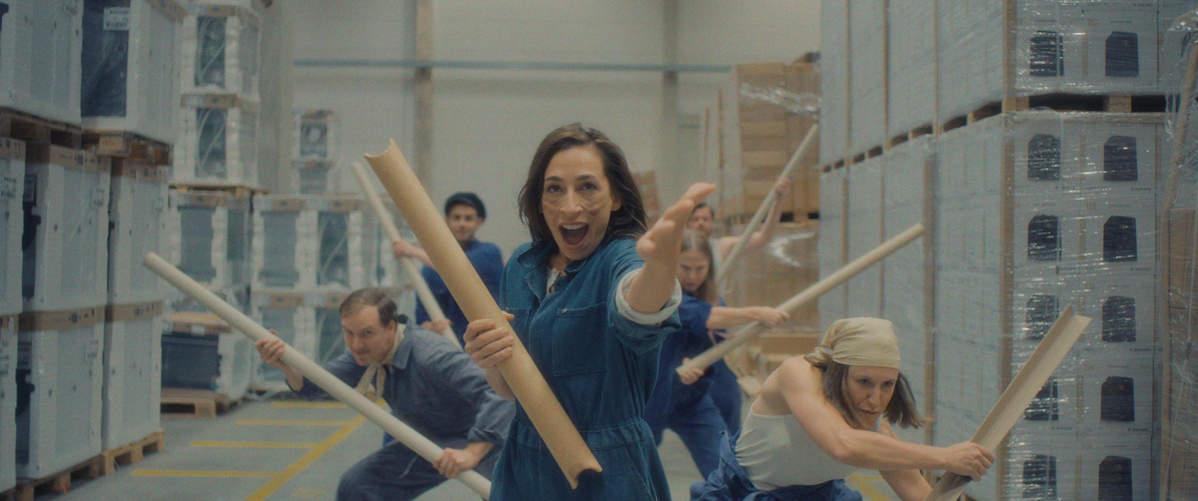 Es wird wild: Romantik Manko (Jan Krauter, v.l.n.r.), Perplex Manko (Sebastian Grünewald), Horror Manko (Carol Schuler), Mauerblümchen Manko (Julia Schubert), Wichtig Manko (David Simon), Bienchen Manko (Annika Meier).