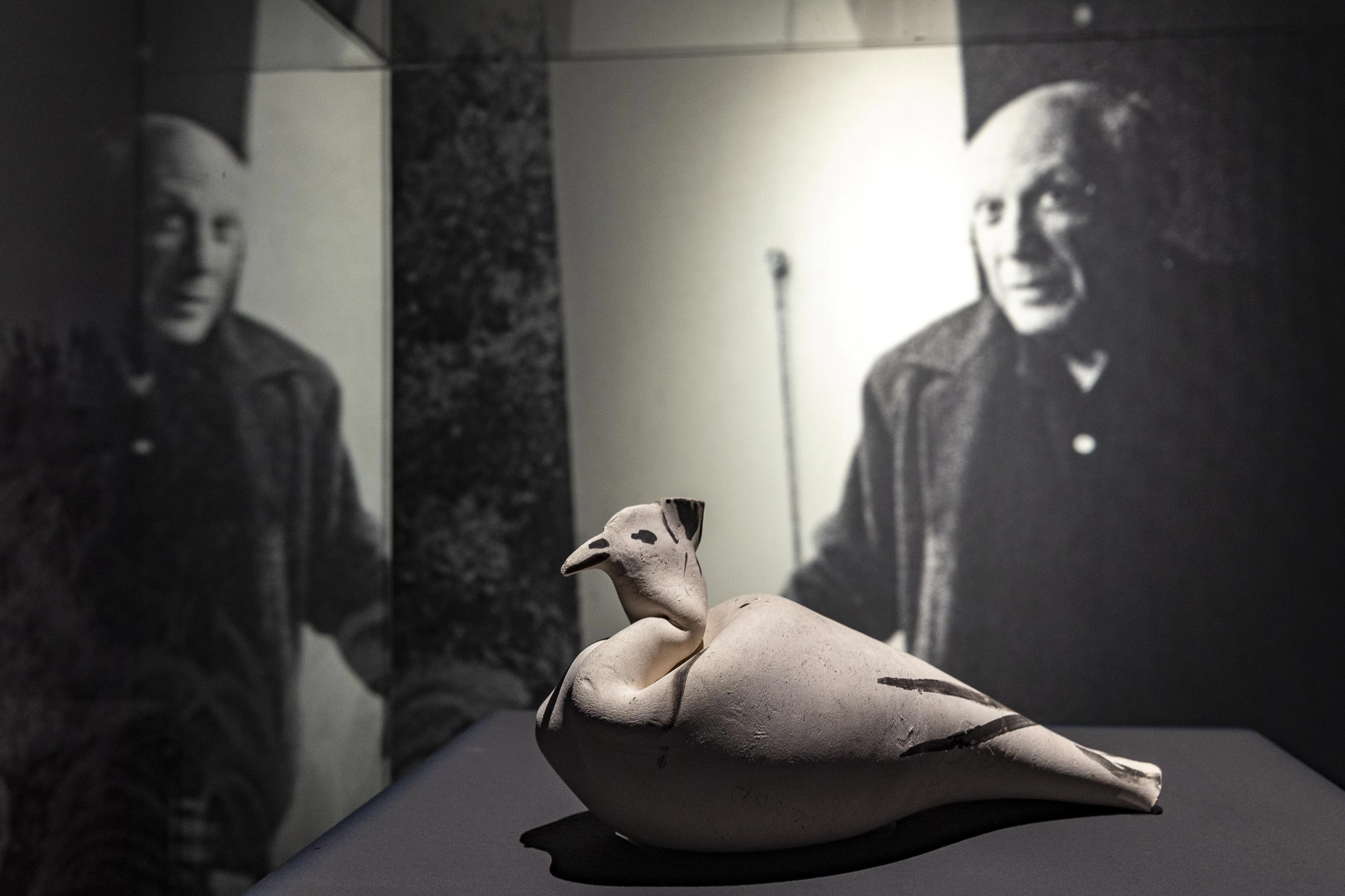 Die „Schlafende Taube“ von 1953 in der Ausstellung „Picasso. Handmade“ im Cavazzen Museum Lindau.