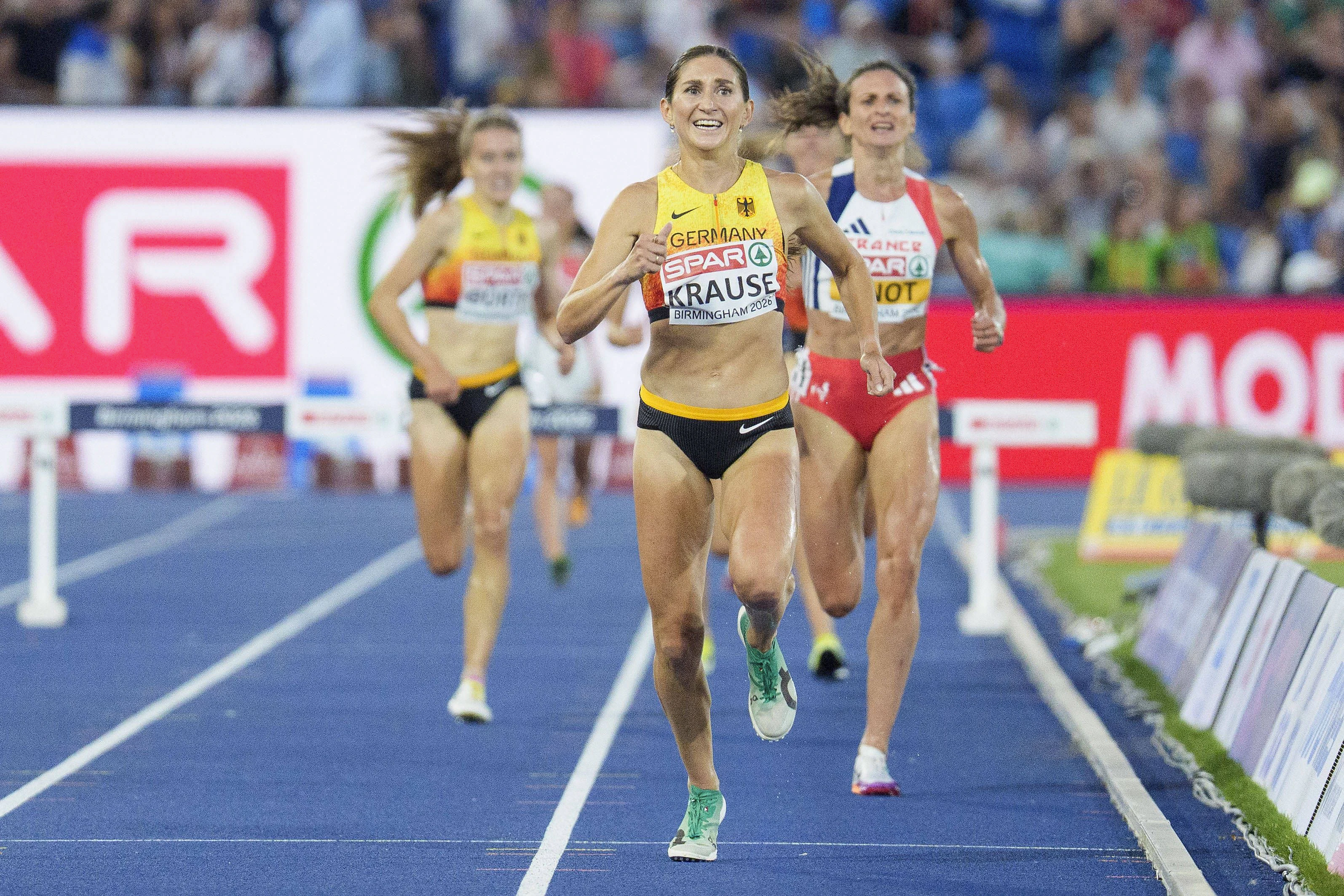 Lächelnd zu Gold: Gesa Krause gewann ihren dritten EM-Titel, Olivia Gürth (li.) wurde Dritte.